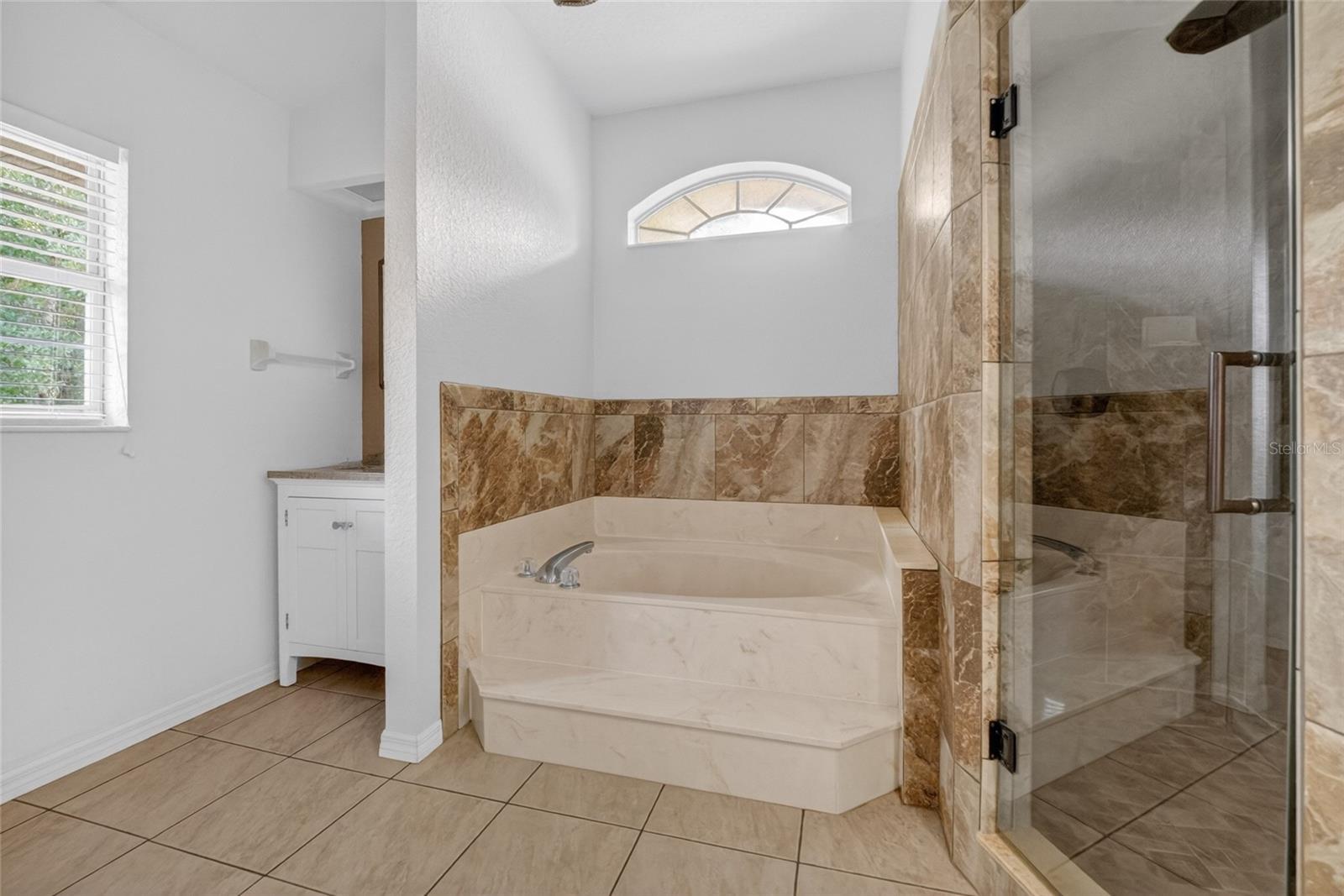 GOLDEN GLEN - Residential