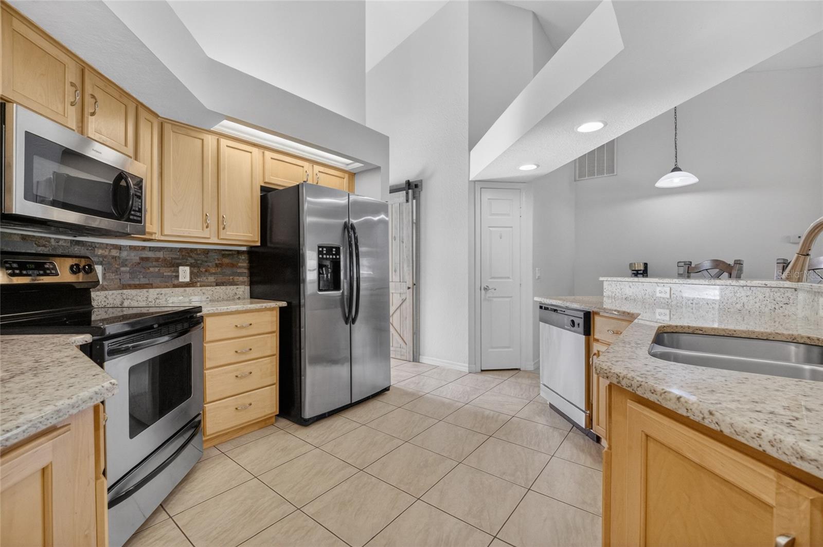 GOLDEN GLEN - Residential