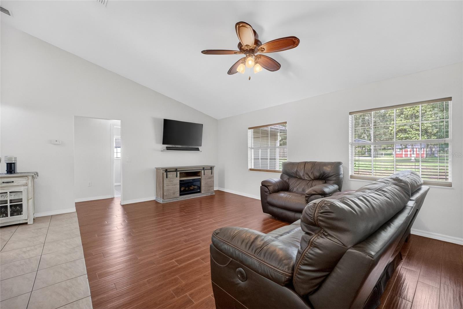 GOLDEN GLEN - Residential