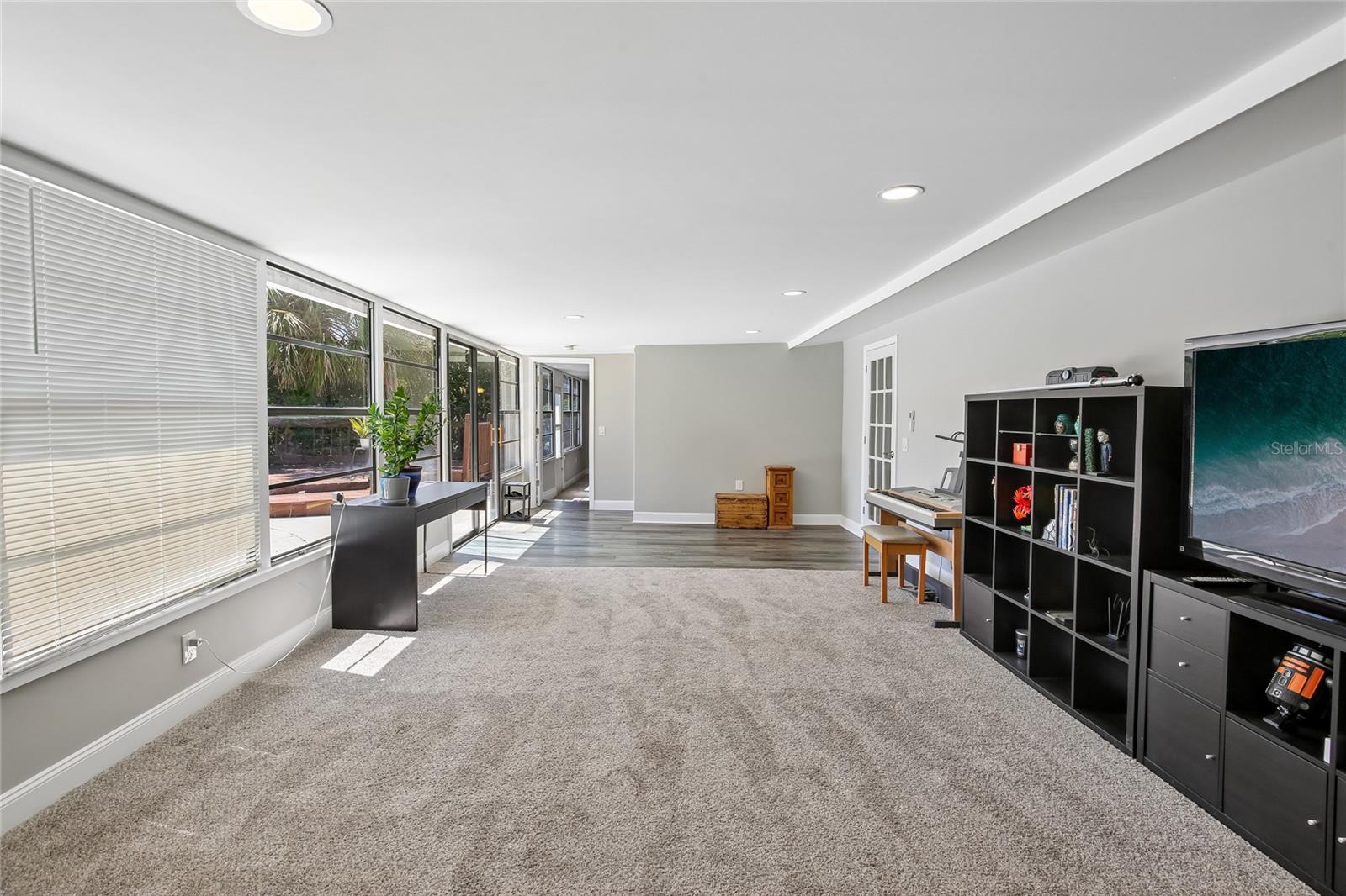 DOUGLAS MANOR ESTATES 1ST ADD - Residential