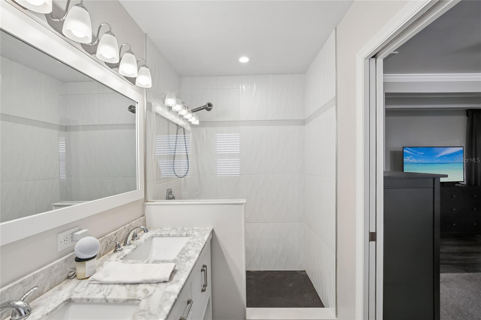 DOUGLAS MANOR ESTATES 1ST ADD - Residential