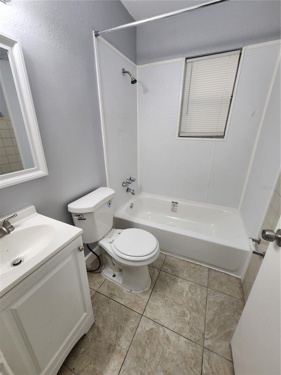 RAYNOR SUB - Residential Lease