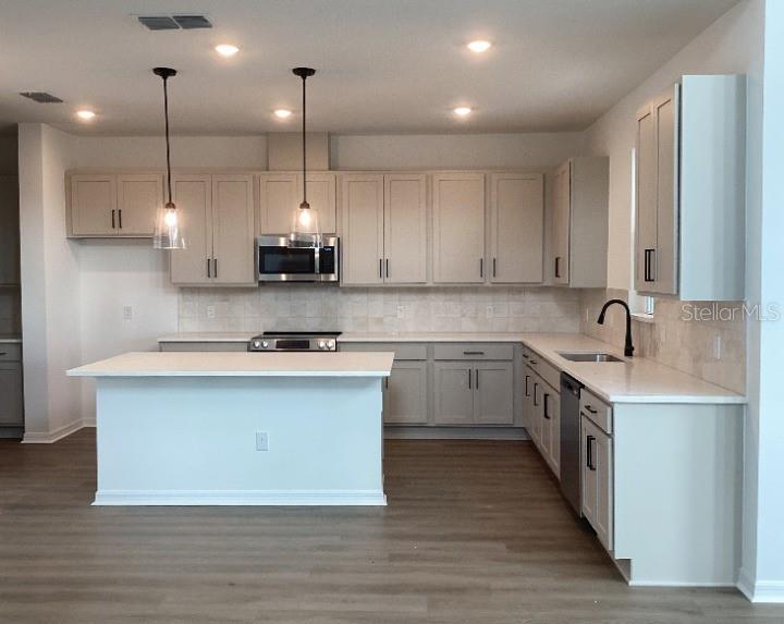 CATAMARAN COVE - PHASE I & II REPLAT - Residential