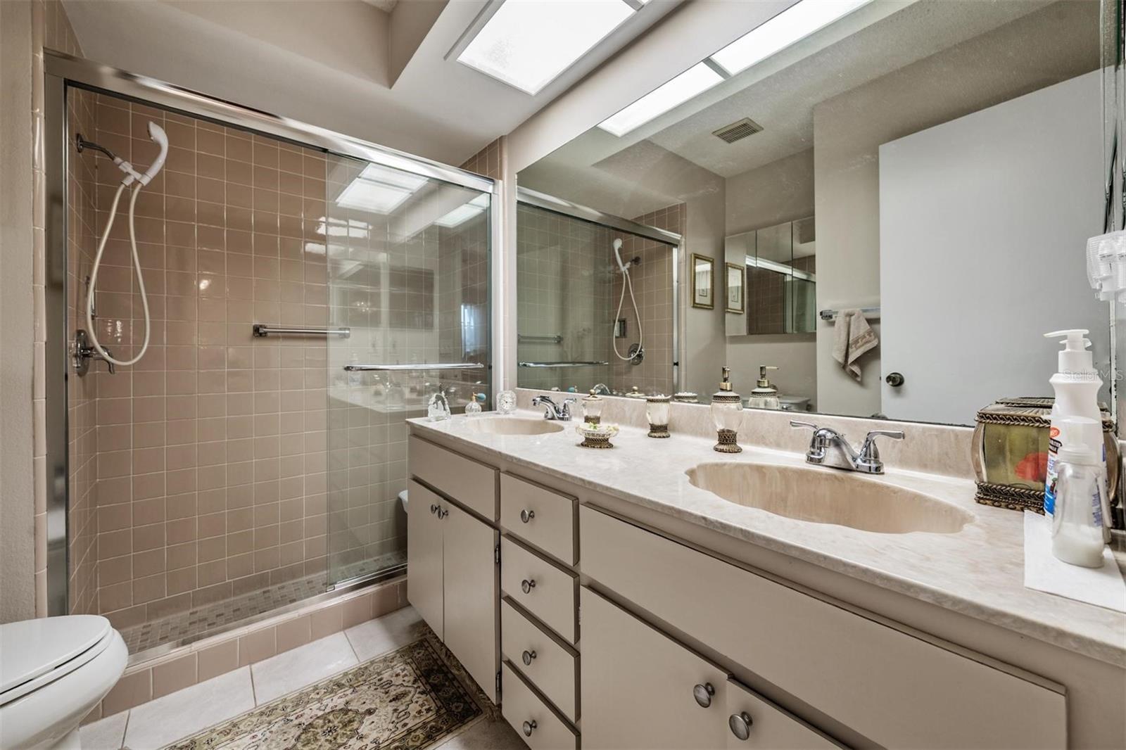 HERITAGE LAKE - Residential