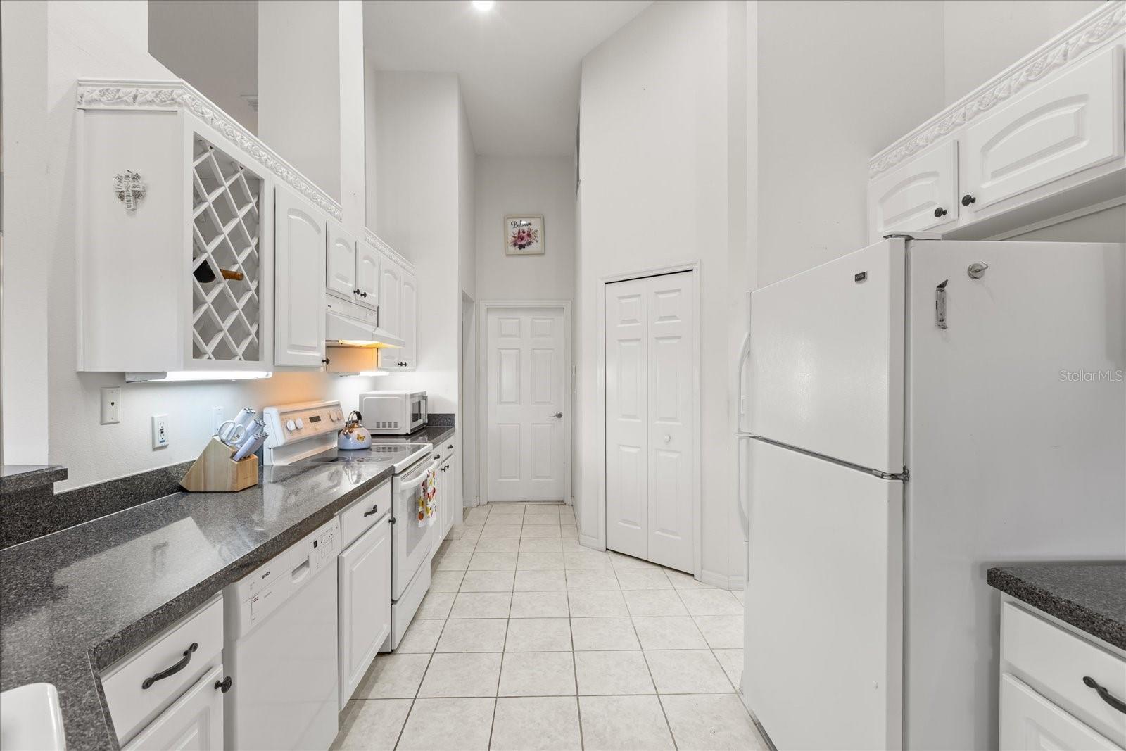 GROVE/HARBOR HILLS - Residential