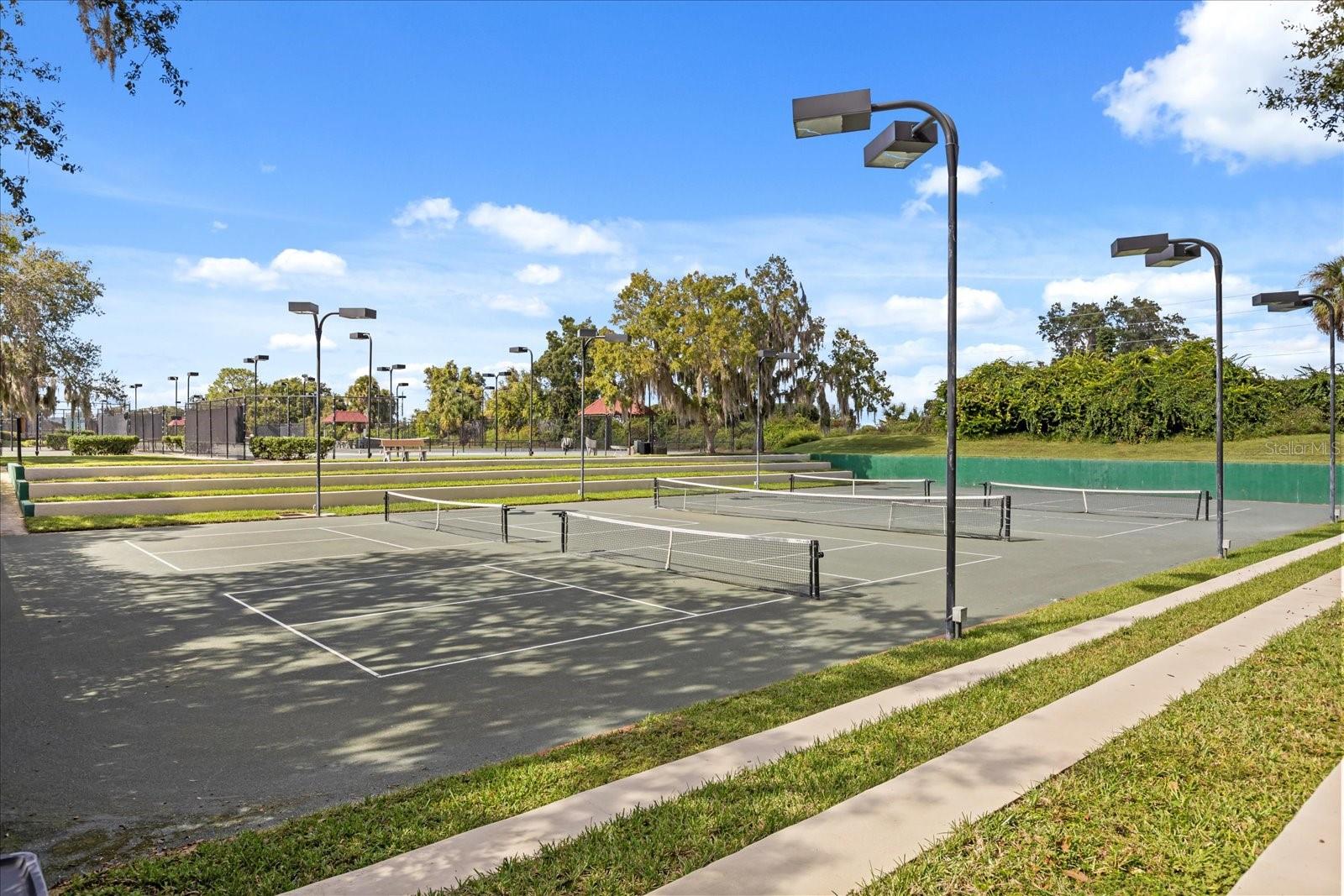 GROVE/HARBOR HILLS - Residential