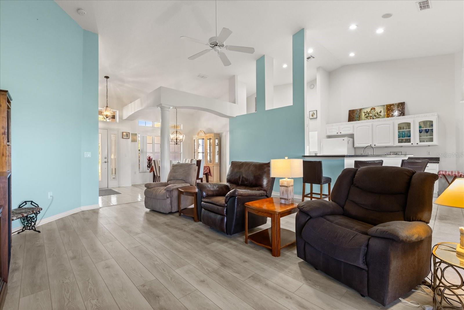 GROVE/HARBOR HILLS - Residential