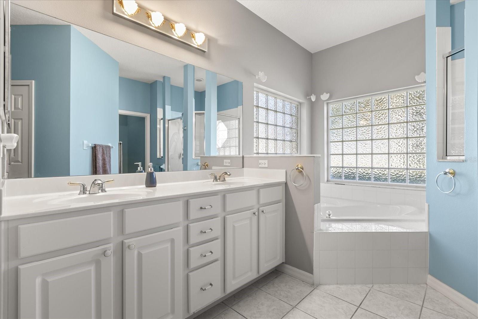 GROVE/HARBOR HILLS - Residential