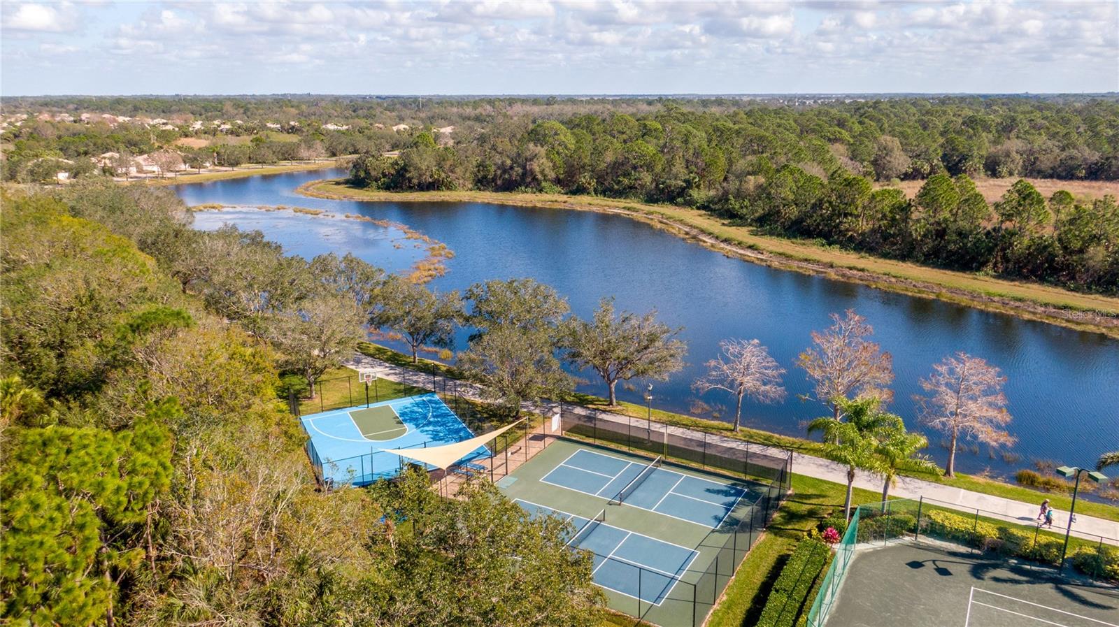 VILLAGEWALK - Residential