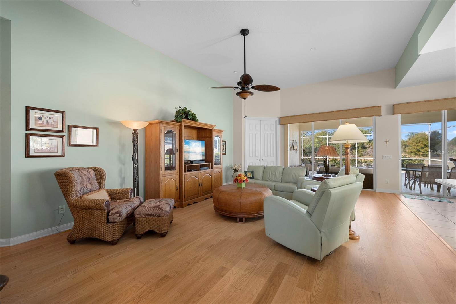 VILLAGEWALK - Residential