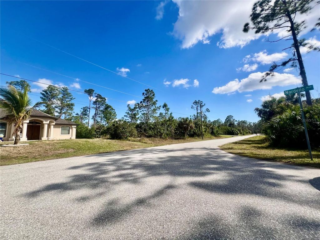 Photo of 11 Pinewood Street, North Port, FL 34288 (MLS # C7505313)
