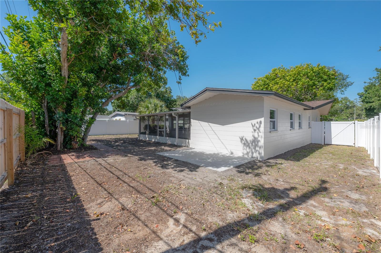 GOLDEN PALM MANOR - Residential
