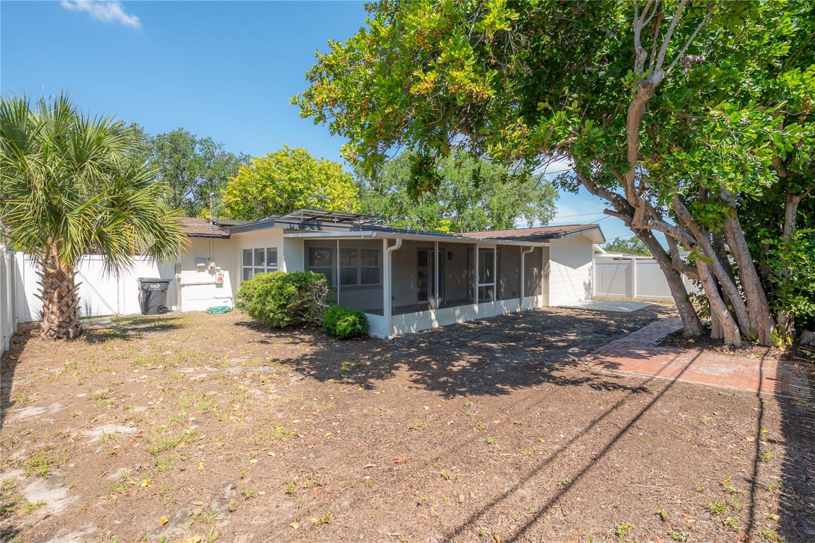 GOLDEN PALM MANOR - Residential