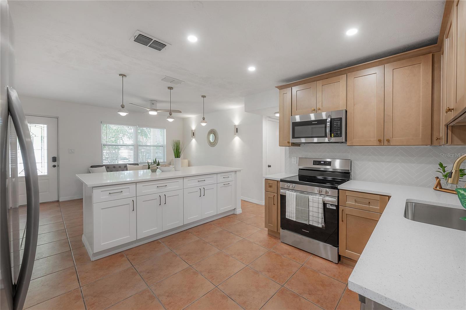 GOLDEN PALM MANOR - Residential