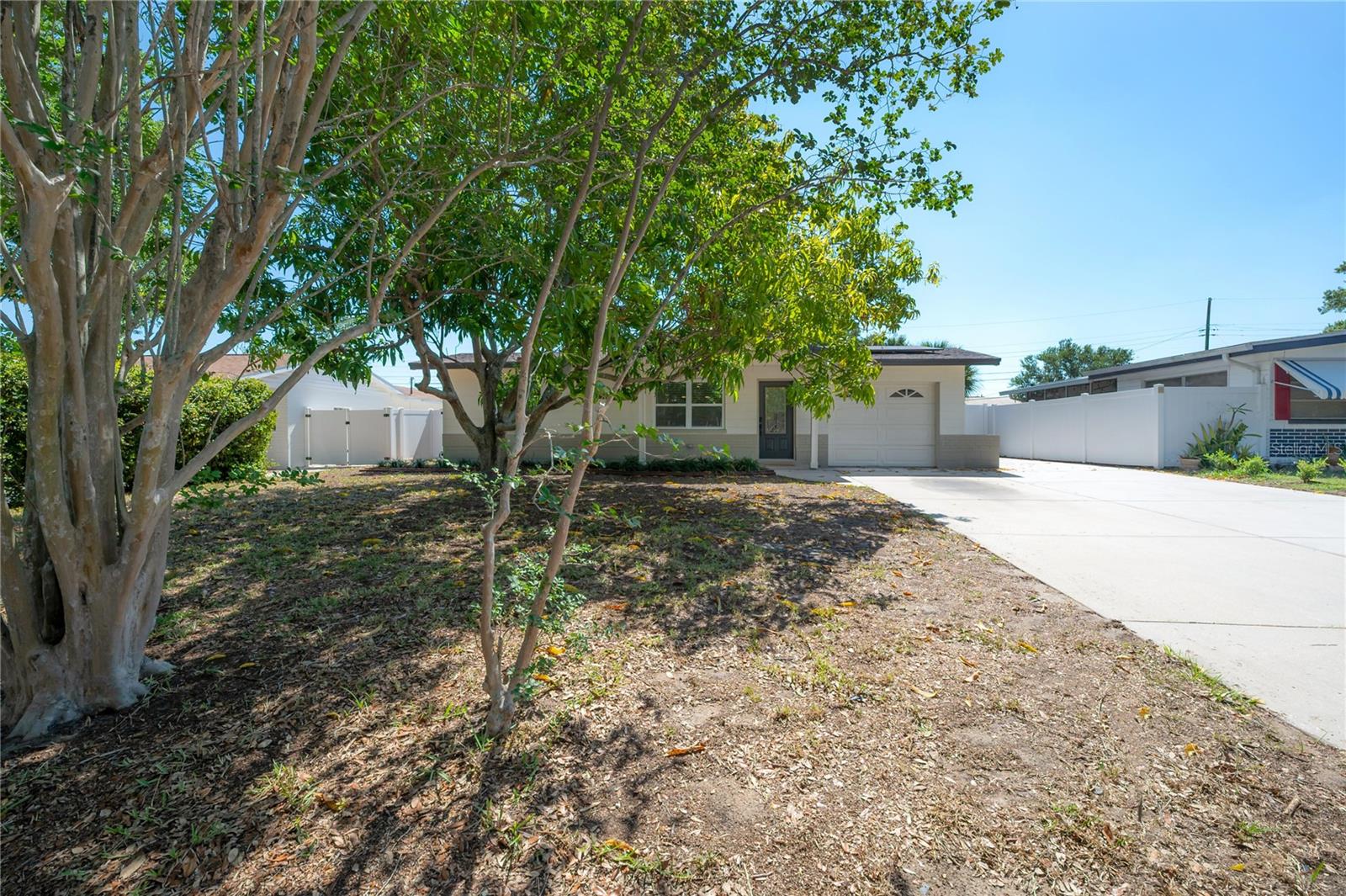 GOLDEN PALM MANOR - Residential