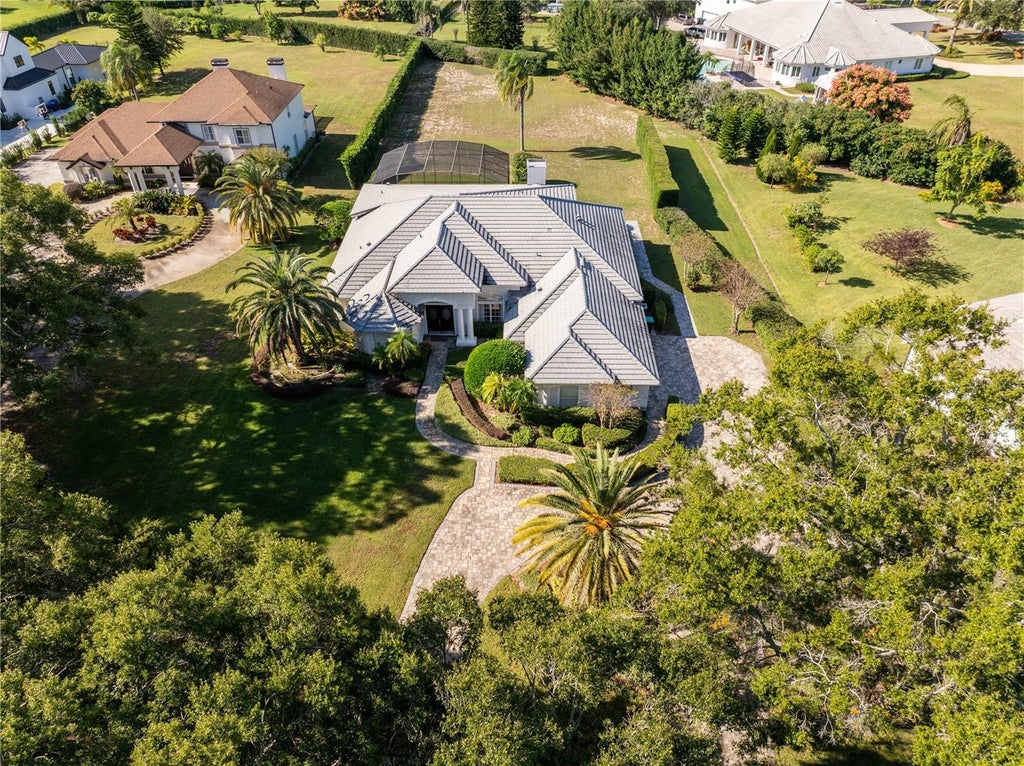 Photo of 9002 Pinnacle Circle, Windermere, FL 34786 (MLS # O6431363)