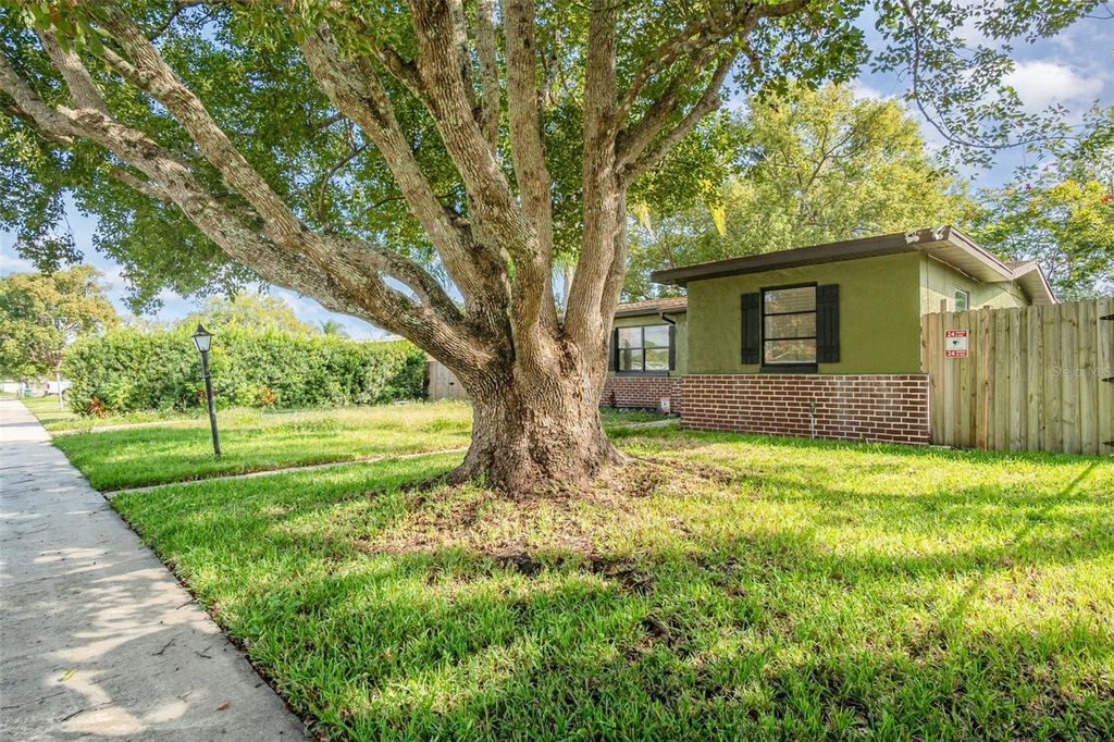 Photo of 1471 Renton Street, Deltona, FL 32725 (MLS # O6353918)