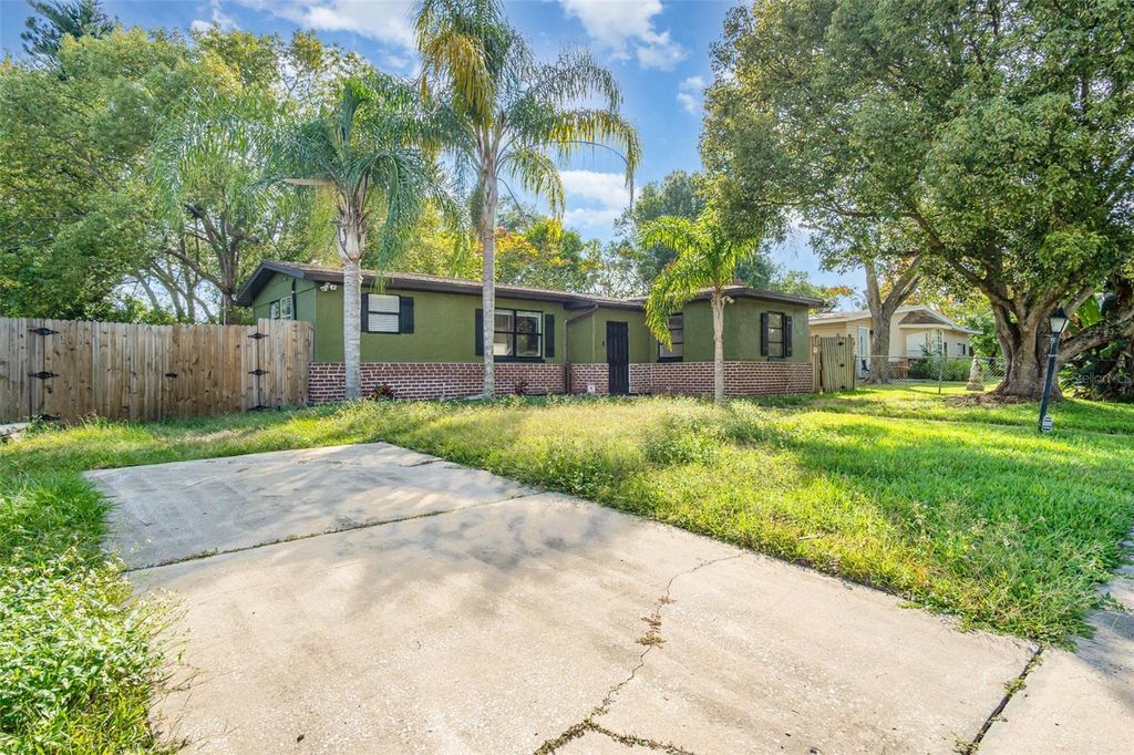 Photo of 1471 Renton Street, Deltona, FL 32725 (MLS # O6353918)