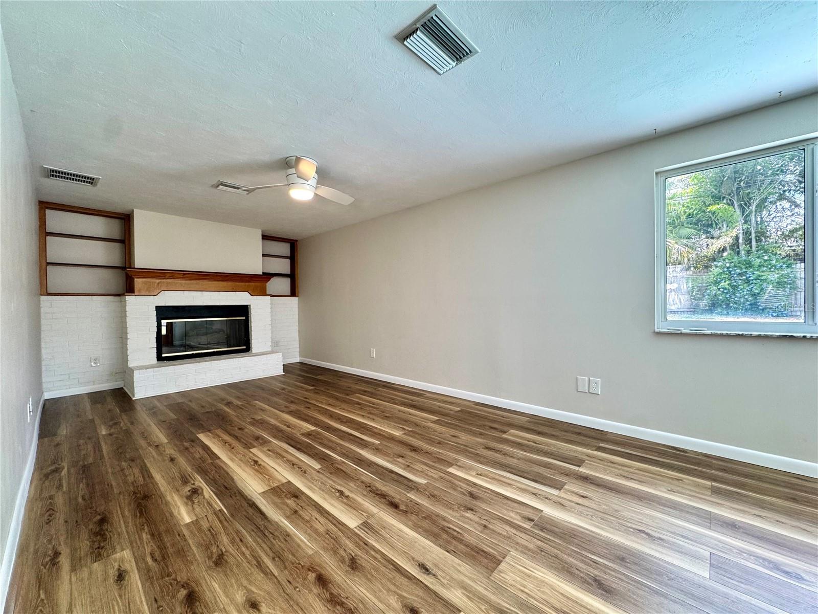 BROOKHILL - Residential