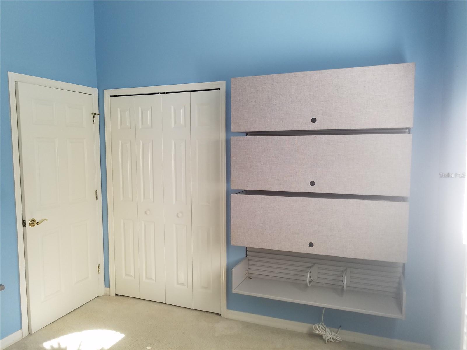 THE HAMPTONS - Residential Lease