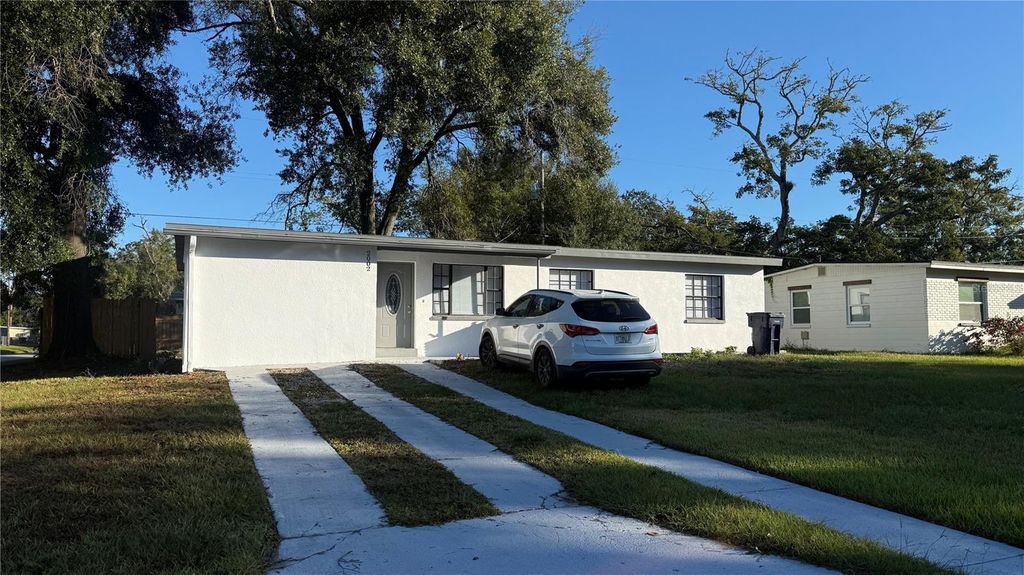 Photo of 2002 E Broad Street, Tampa, FL 33610 (MLS # J994557)