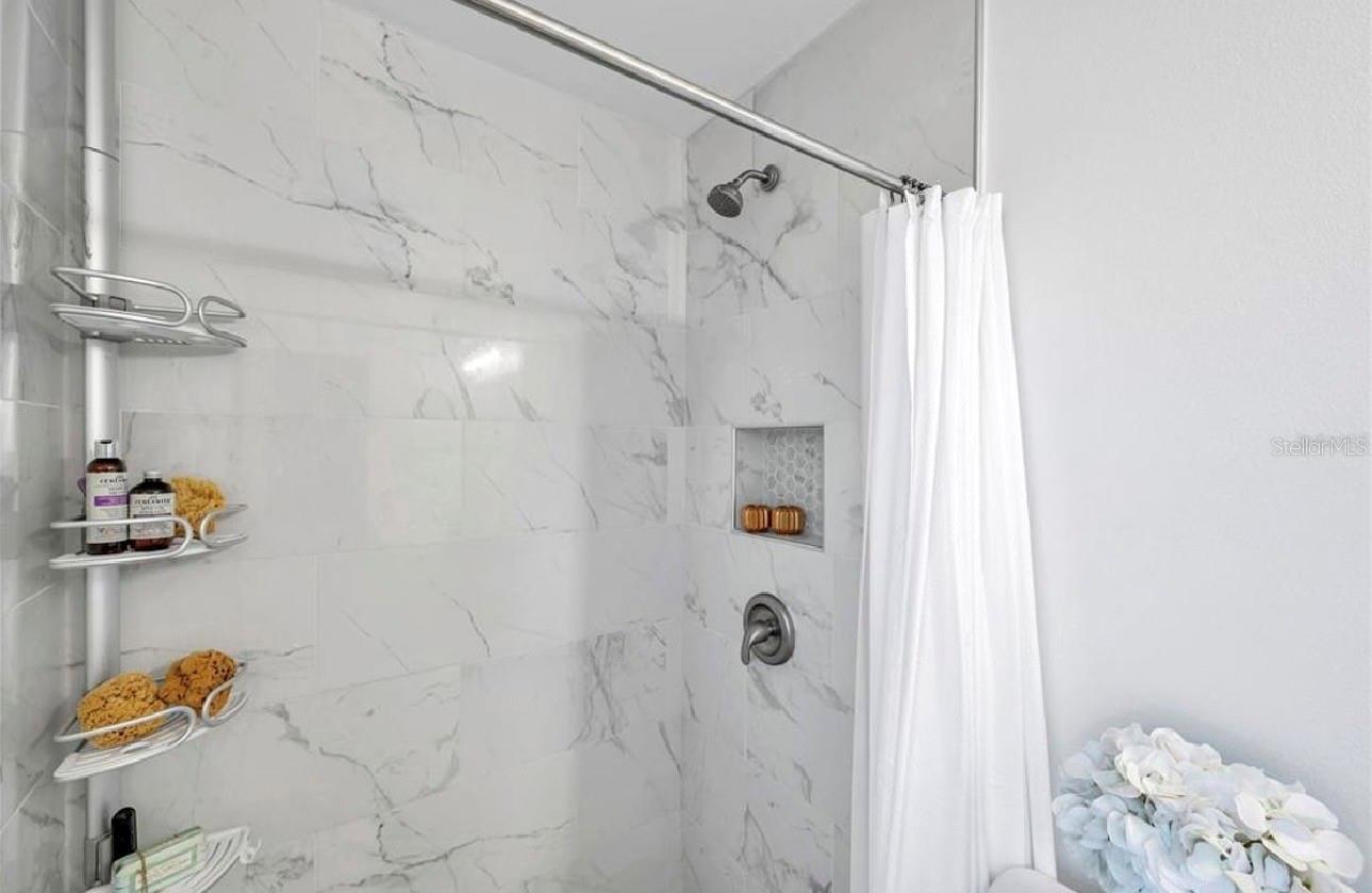 SALLS LAKE PARK - Residential