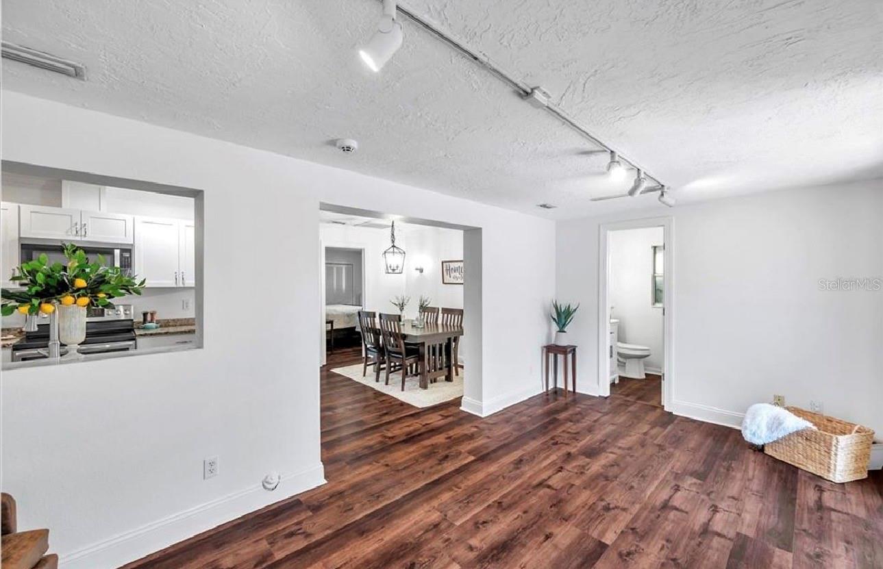 SALLS LAKE PARK - Residential