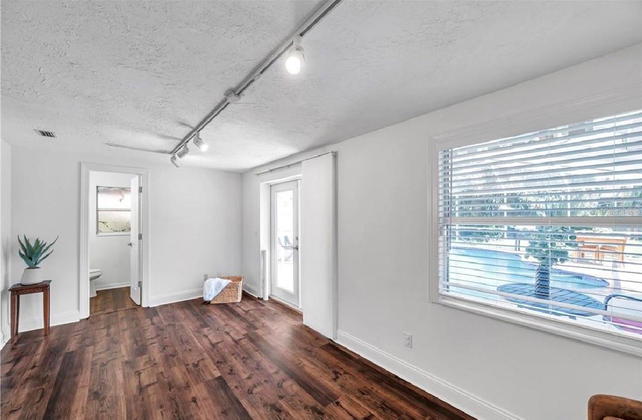 SALLS LAKE PARK - Residential