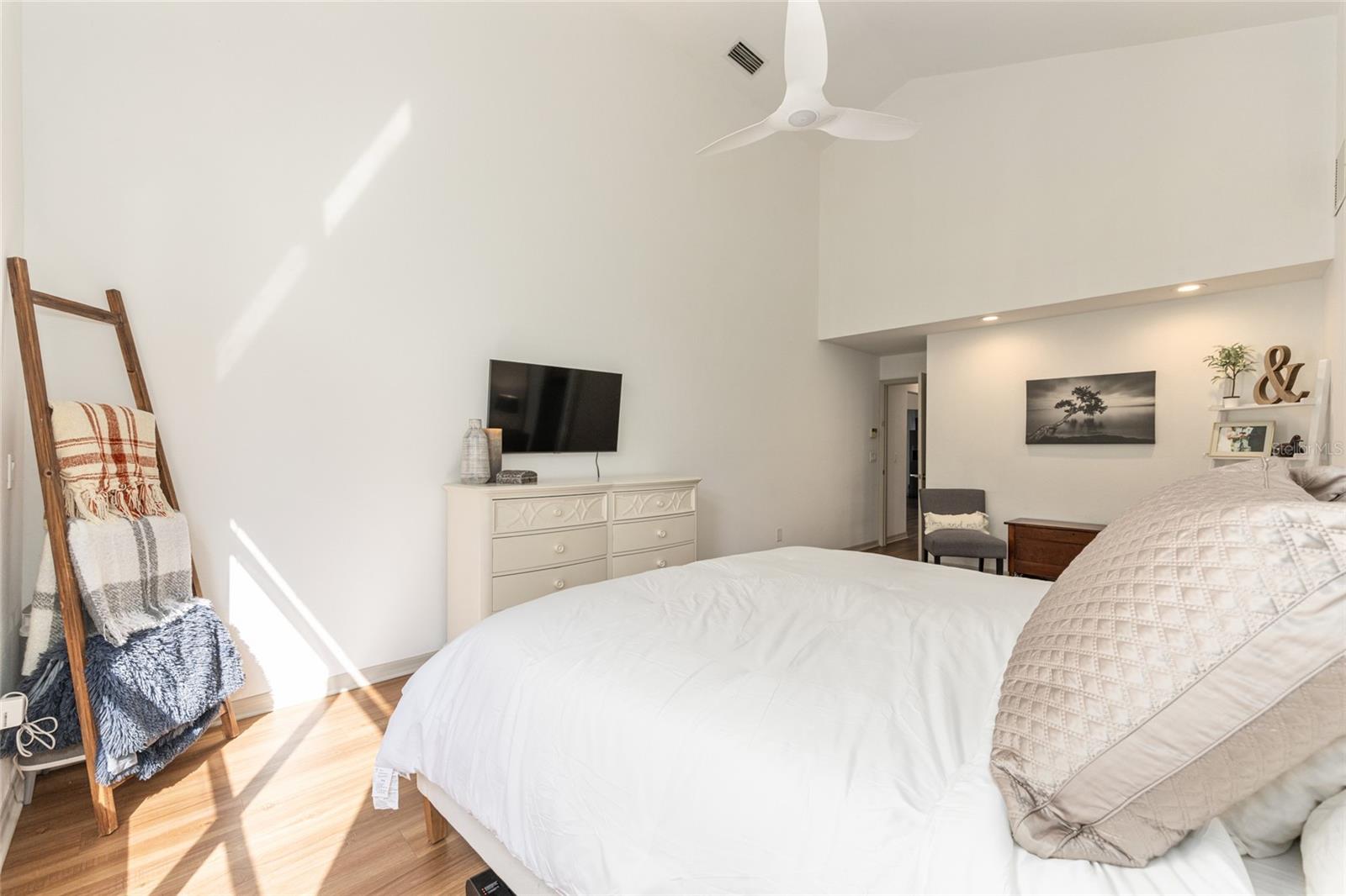 LAUREL RUN CREEKSIDE VILLAS - Residential