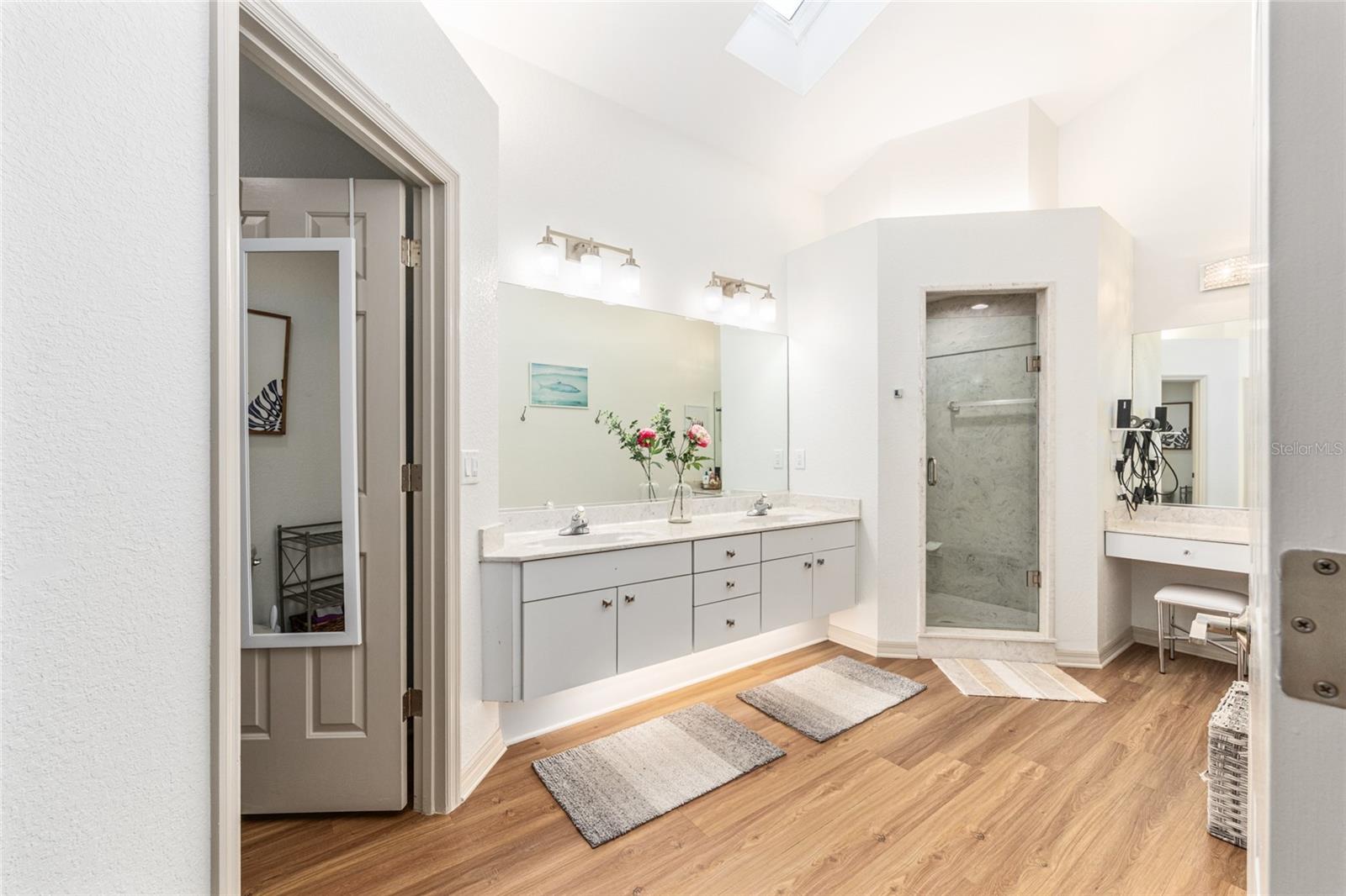 LAUREL RUN CREEKSIDE VILLAS - Residential