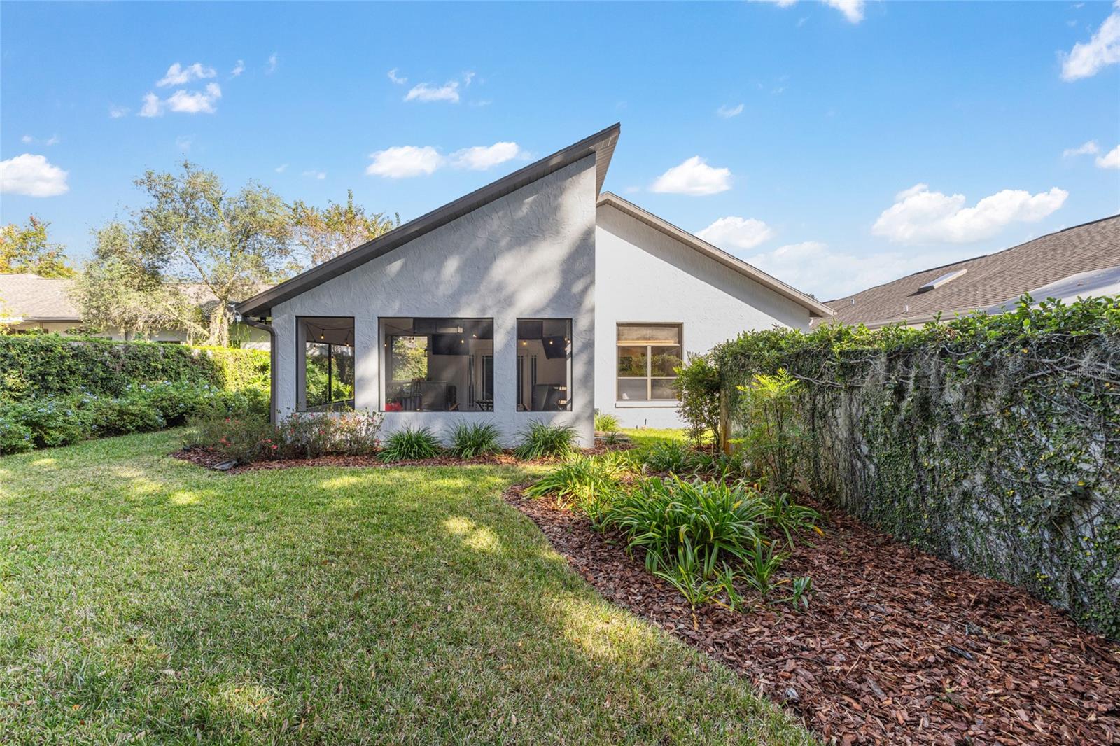 LAUREL RUN CREEKSIDE VILLAS - Residential