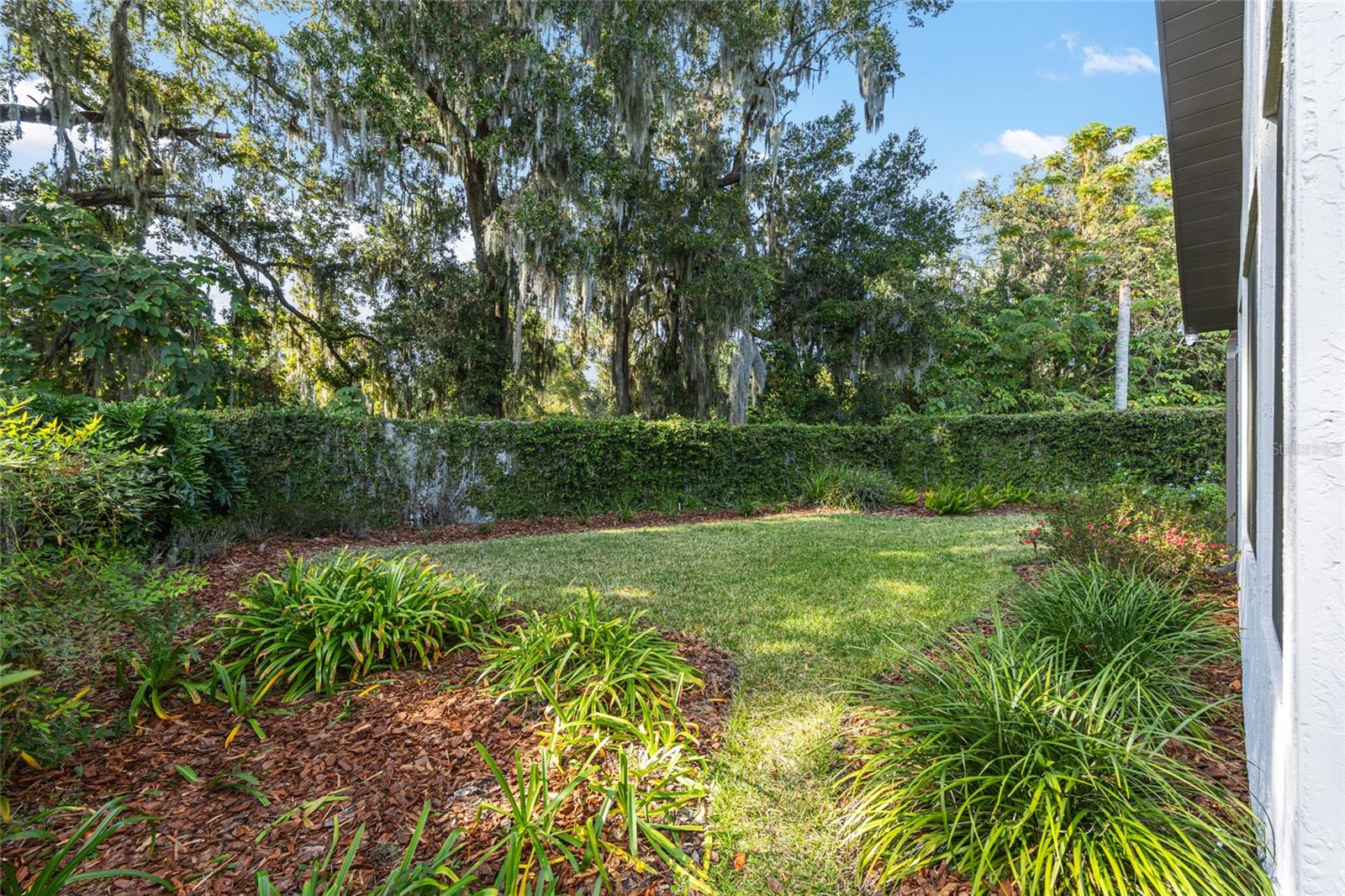 LAUREL RUN CREEKSIDE VILLAS - Residential