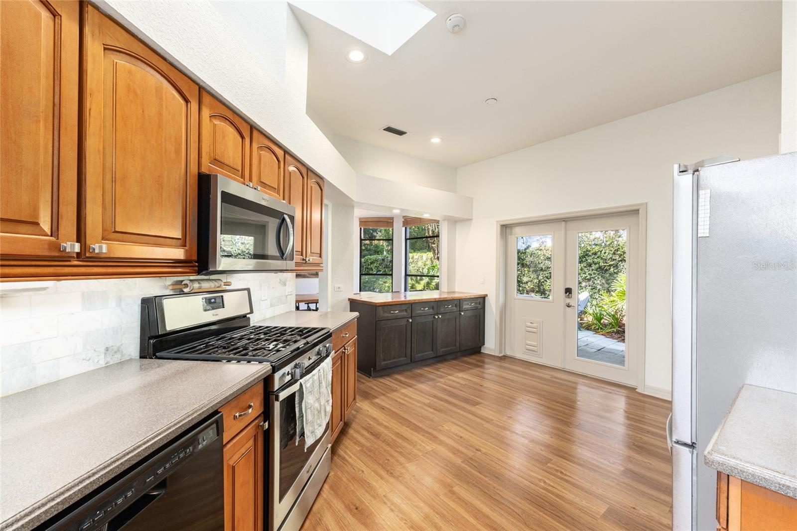 LAUREL RUN CREEKSIDE VILLAS - Residential