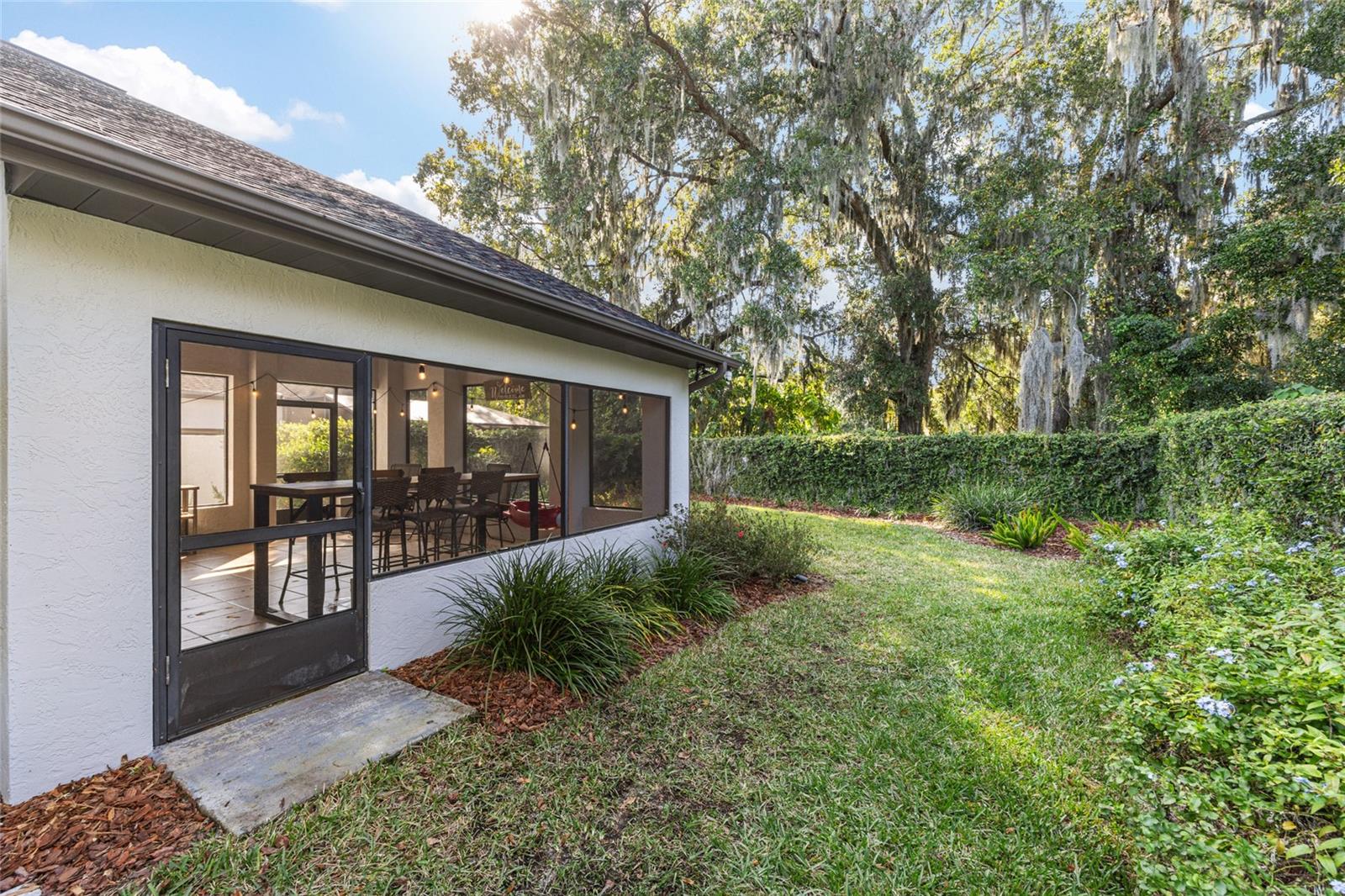 LAUREL RUN CREEKSIDE VILLAS - Residential