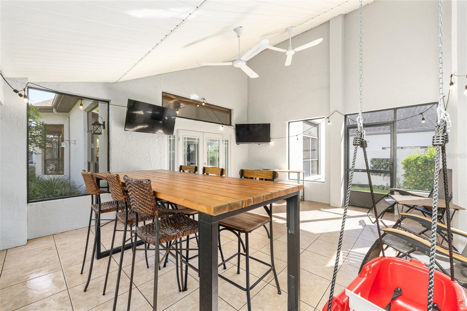 LAUREL RUN CREEKSIDE VILLAS - Residential