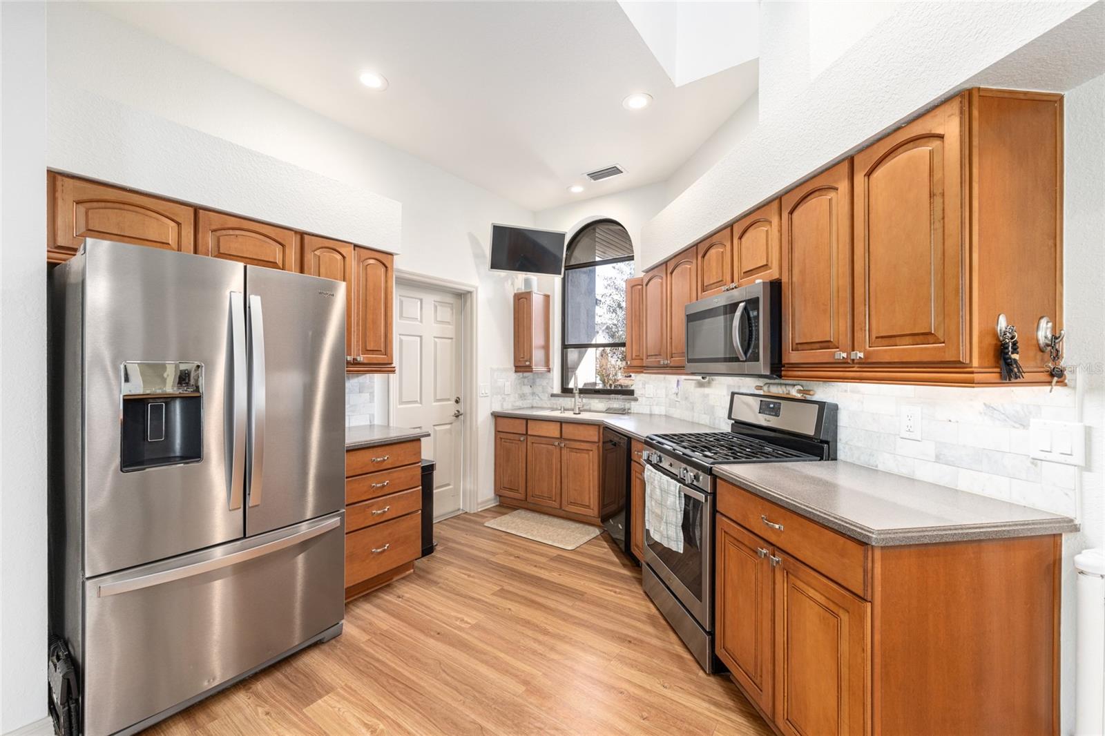 LAUREL RUN CREEKSIDE VILLAS - Residential