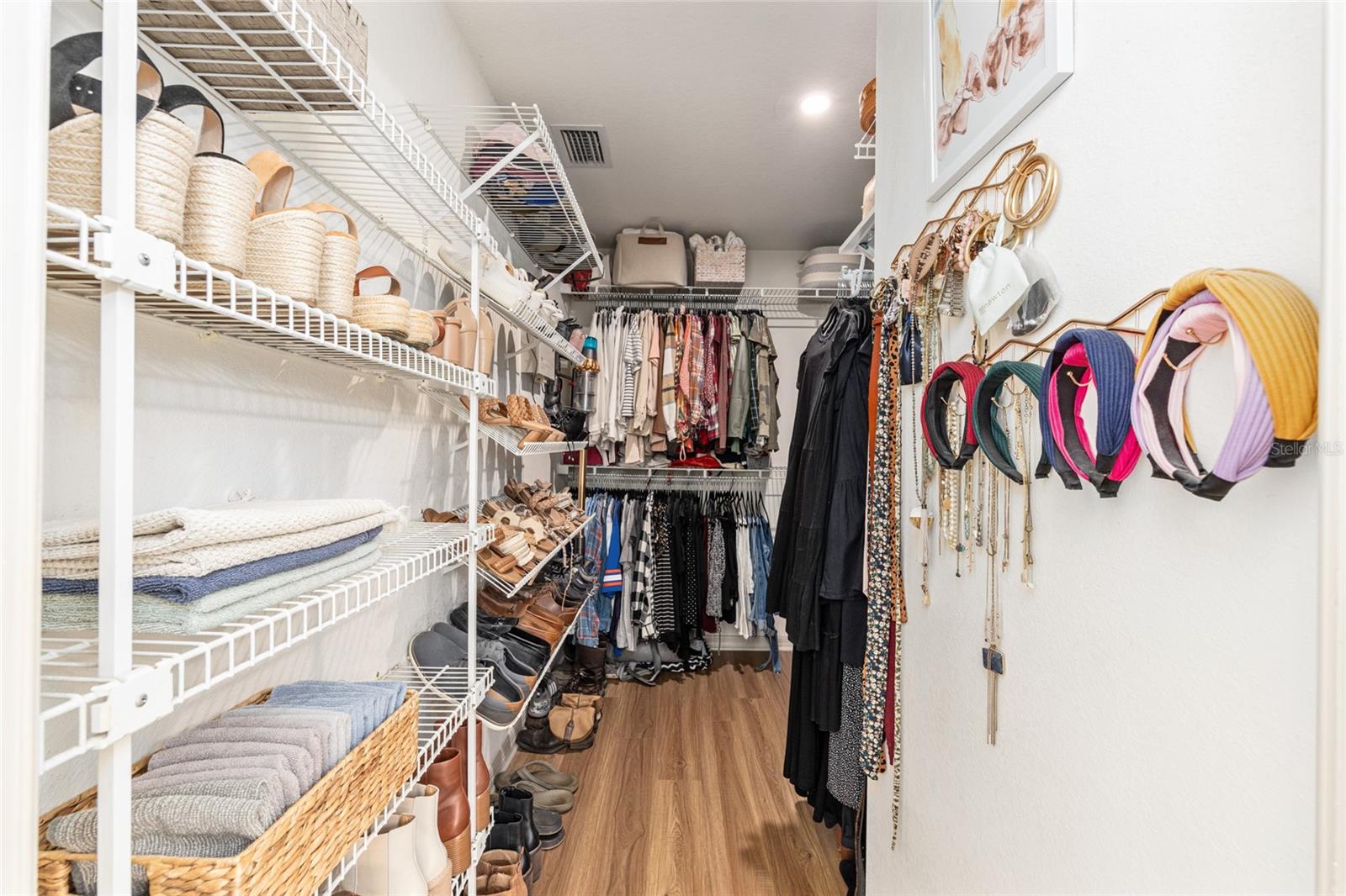 LAUREL RUN CREEKSIDE VILLAS - Residential