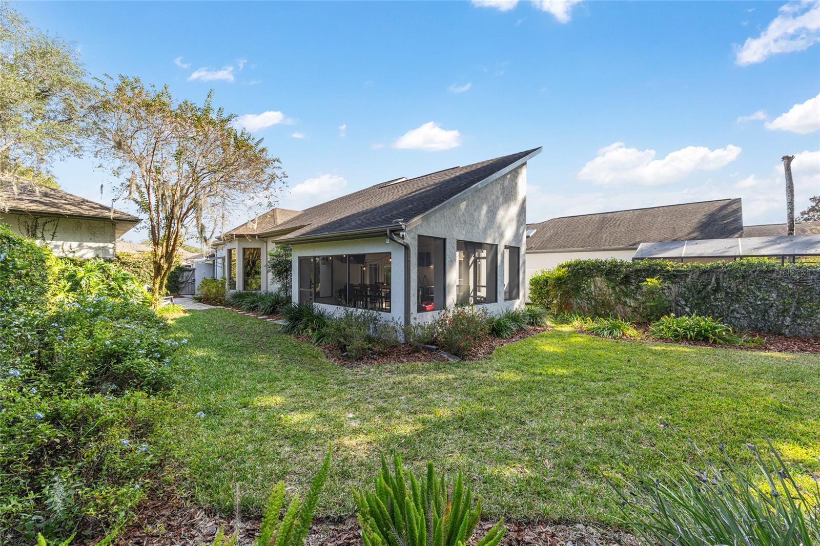 LAUREL RUN CREEKSIDE VILLAS - Residential