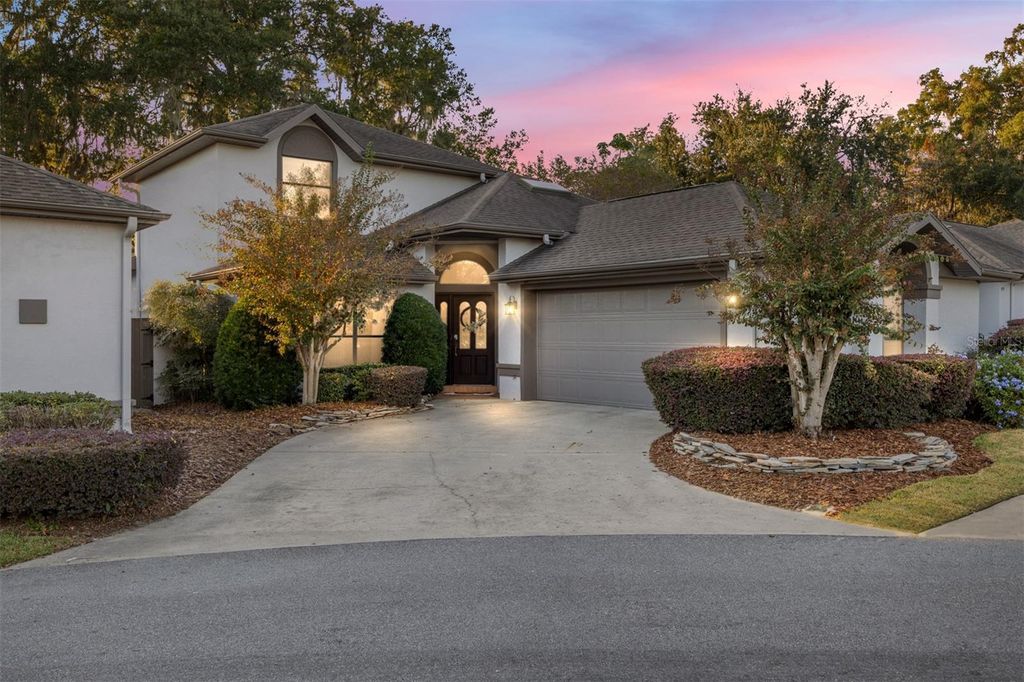 Photo of 1962 SE Twin Bridge Circle, Ocala, FL 34471 (MLS # OM713876)