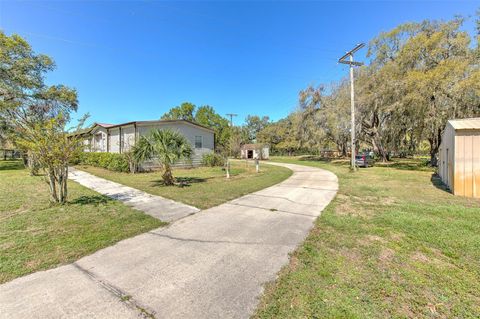 A home in PLANT CITY