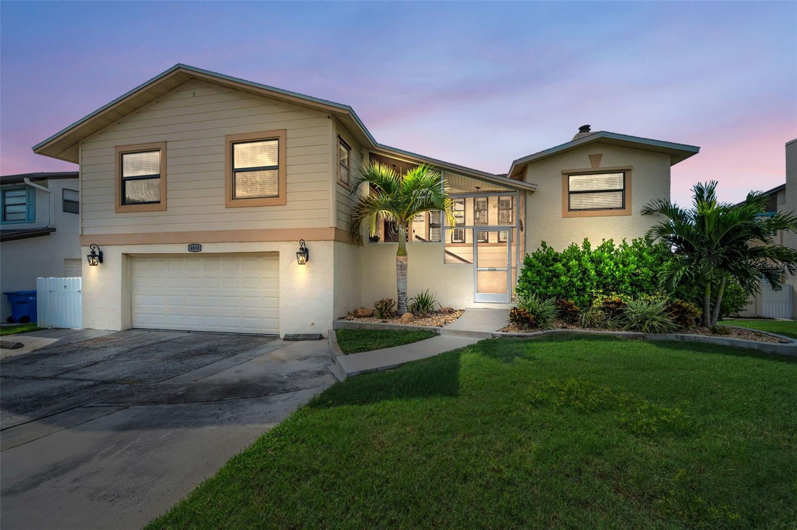 4810 BLUE JAY CIRCLE