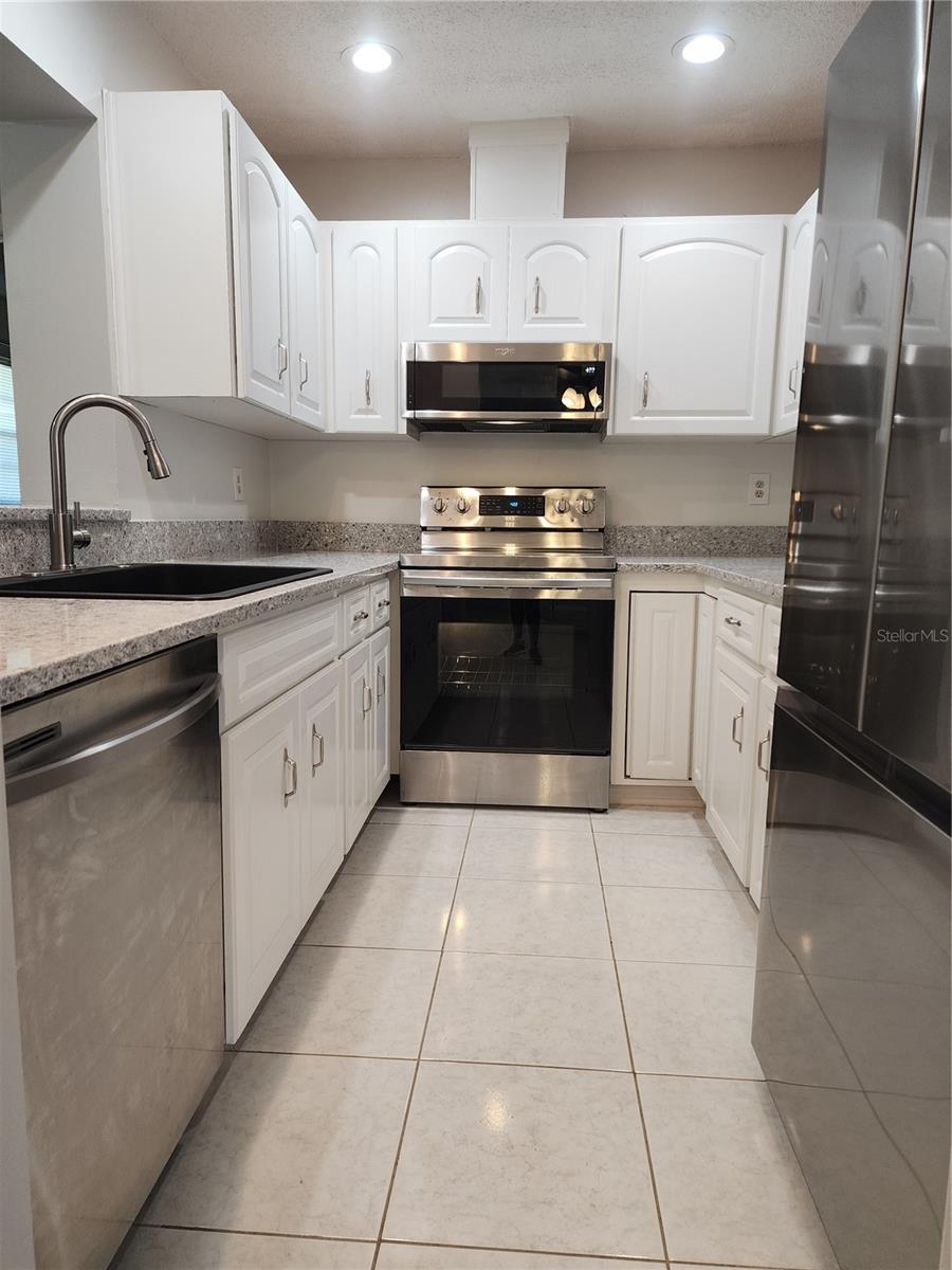 HIGHGATE E CONDO - Residential Lease