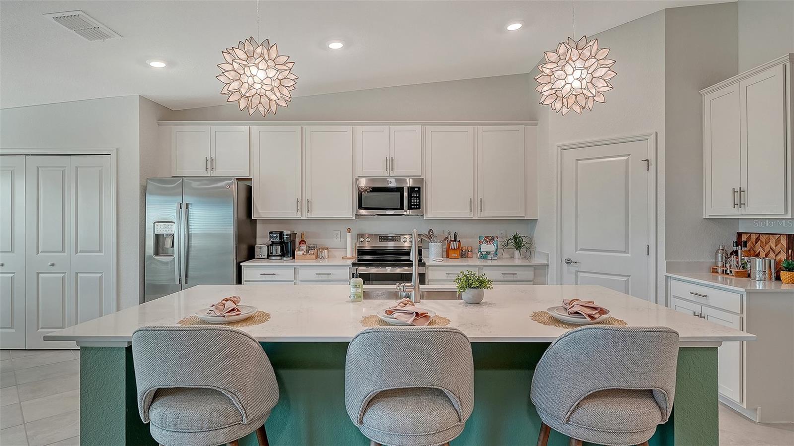 WELLEN PARK GOLF & COUNTRY CLUB - Residential Lease