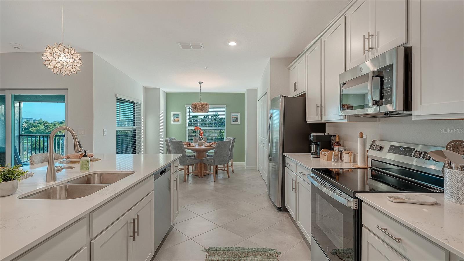 WELLEN PARK GOLF & COUNTRY CLUB - Residential Lease