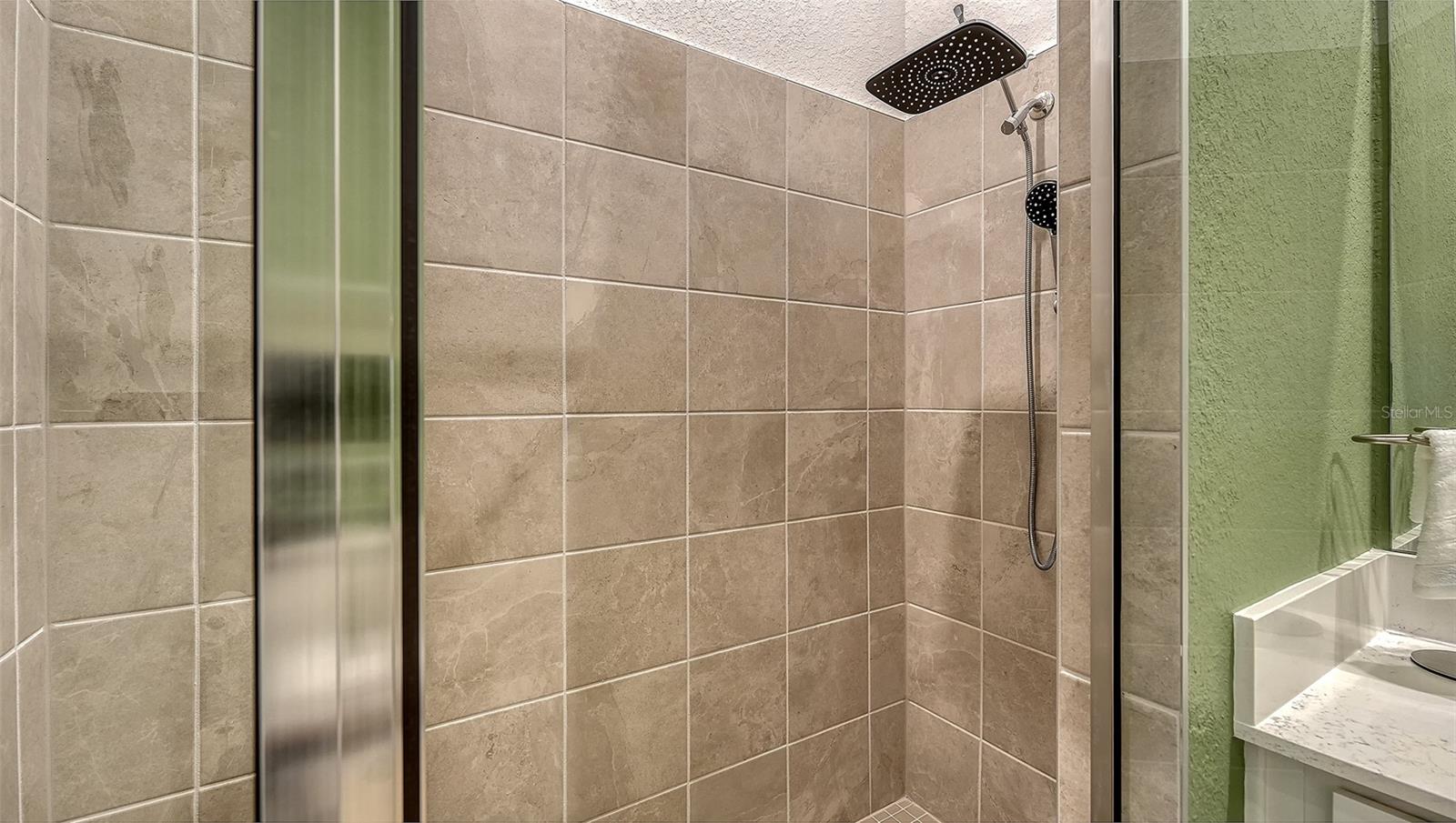 WELLEN PARK GOLF & COUNTRY CLUB - Residential Lease