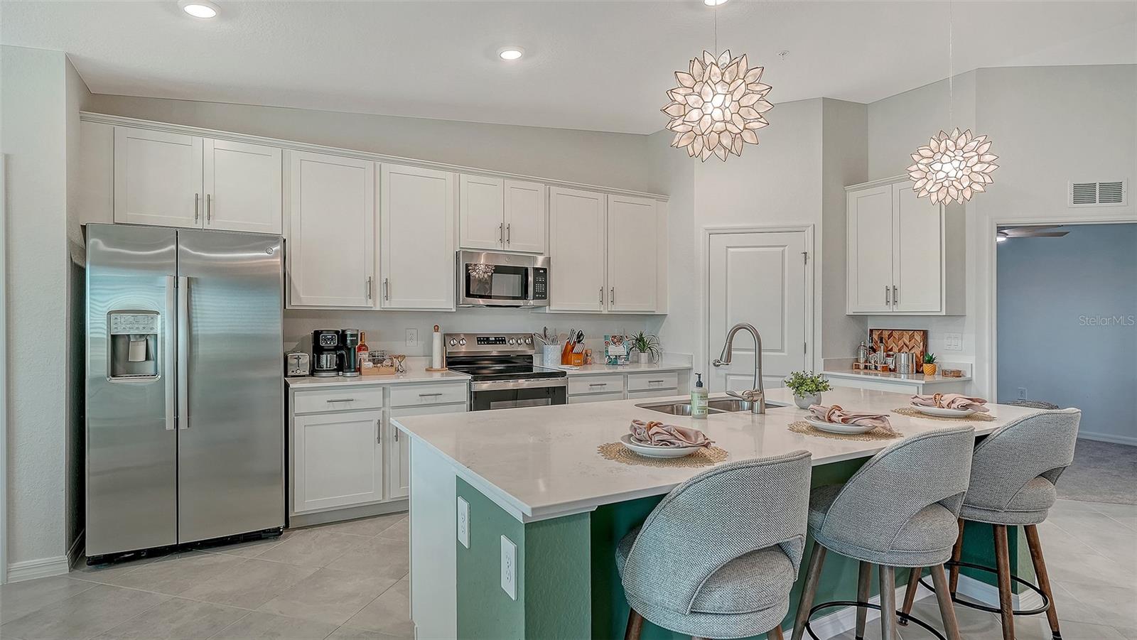 WELLEN PARK GOLF & COUNTRY CLUB - Residential Lease