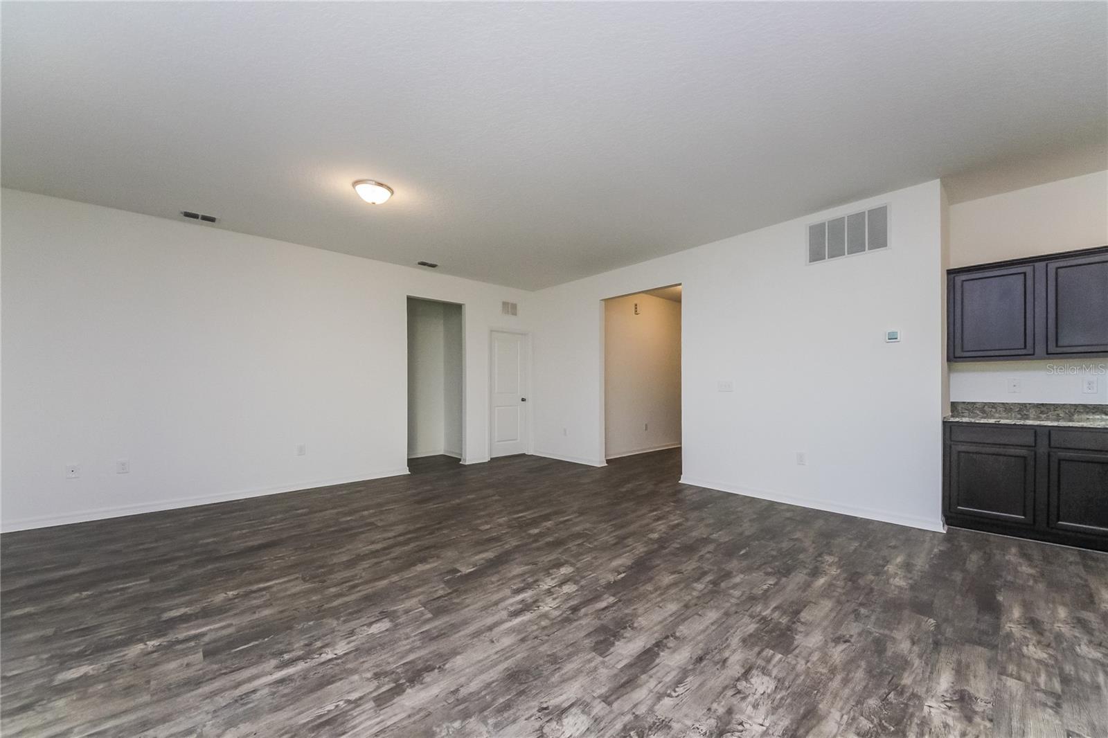 HIDDEN LAKE PRESERVE - Residential Lease