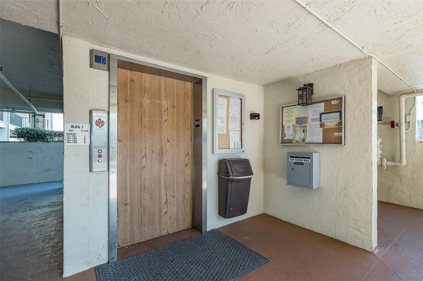 SAND PEBBLE POINTE CONDO 01 AMD 02 - Residential