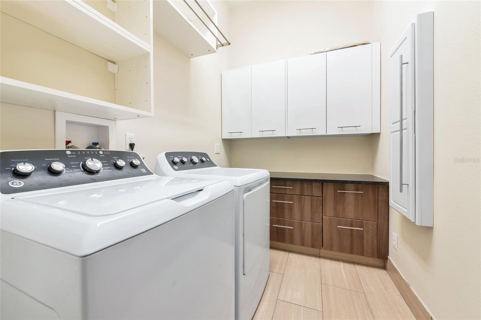 EDGEWATER VILLAGE SUBPHASE A - Residential