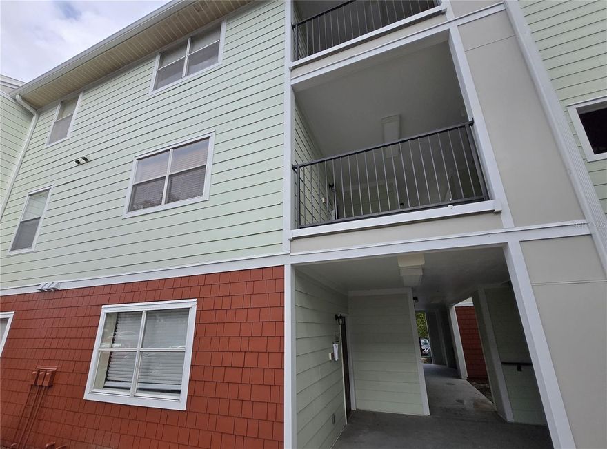 Welcome to Campus Edge! This bottom floor 1-bedroom, 1-bathroom condo is perfect for graduate students and anyone looking to live near UF, Shands, UF Veterinary College, and convenient bus stops. The condo features an open living and dining area, spacious and includes an in-unit washer and dryer. Enjoy access to community amenities such as a pool and fitness center. Renter's insurance required. 1 Pet allowed under 25lbs. ** Tenant Placement Only: Watson does not manage this property. Renters insurance is required at the time of the lease start date.*

Available: 2/6/2026